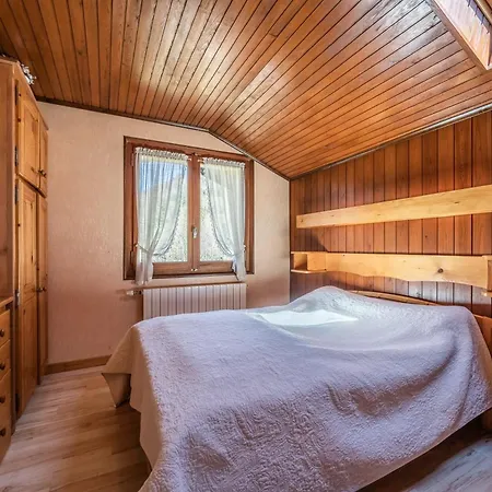 Apartament Chenives 1 - *